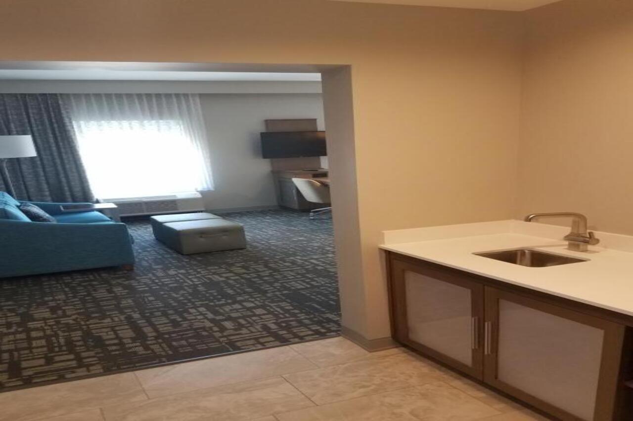 Hampton Inn & Suites Dallas-Колони Экстерьер фото