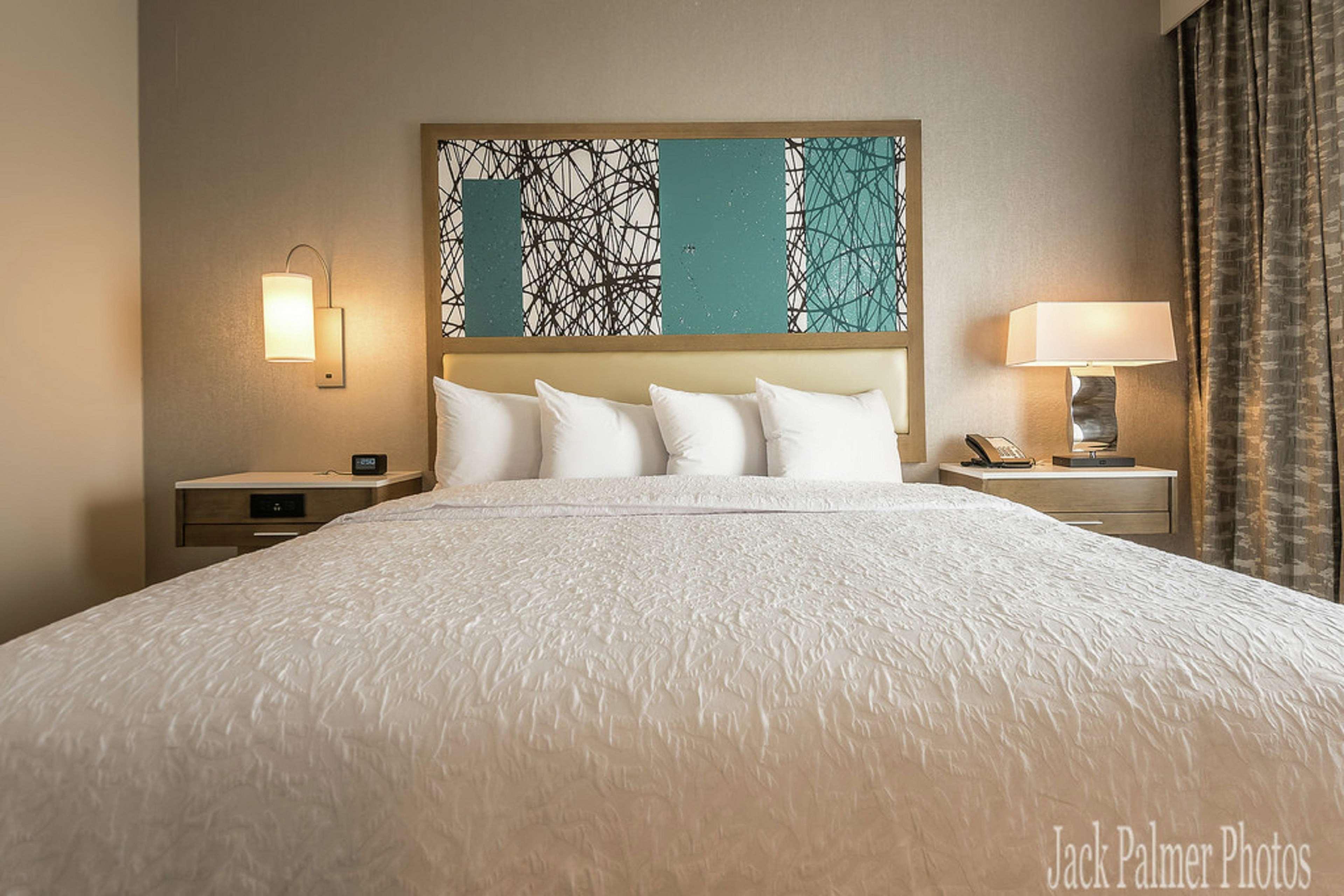 Hampton Inn & Suites Dallas-Колони Экстерьер фото