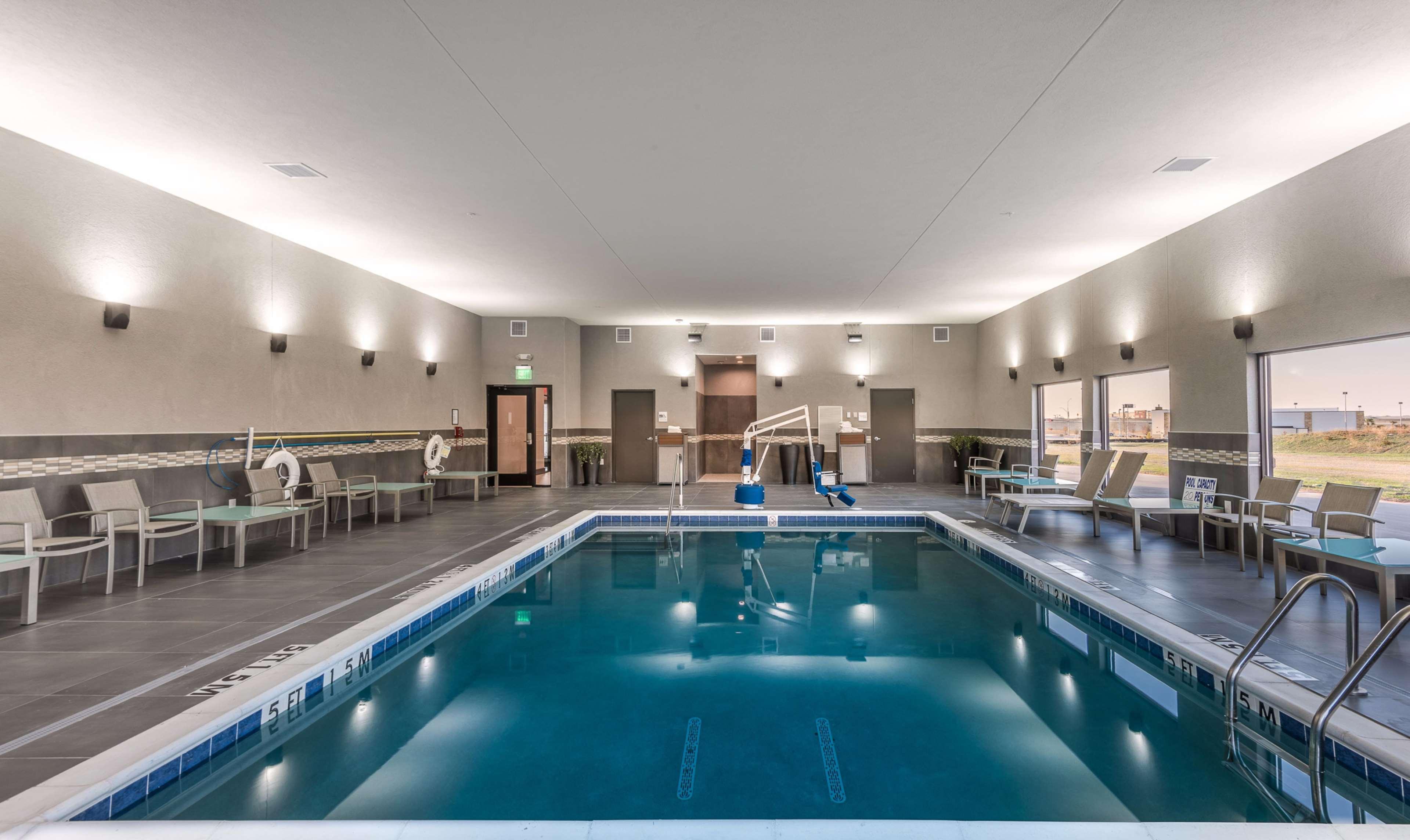 Hampton Inn & Suites Dallas-Колони Экстерьер фото