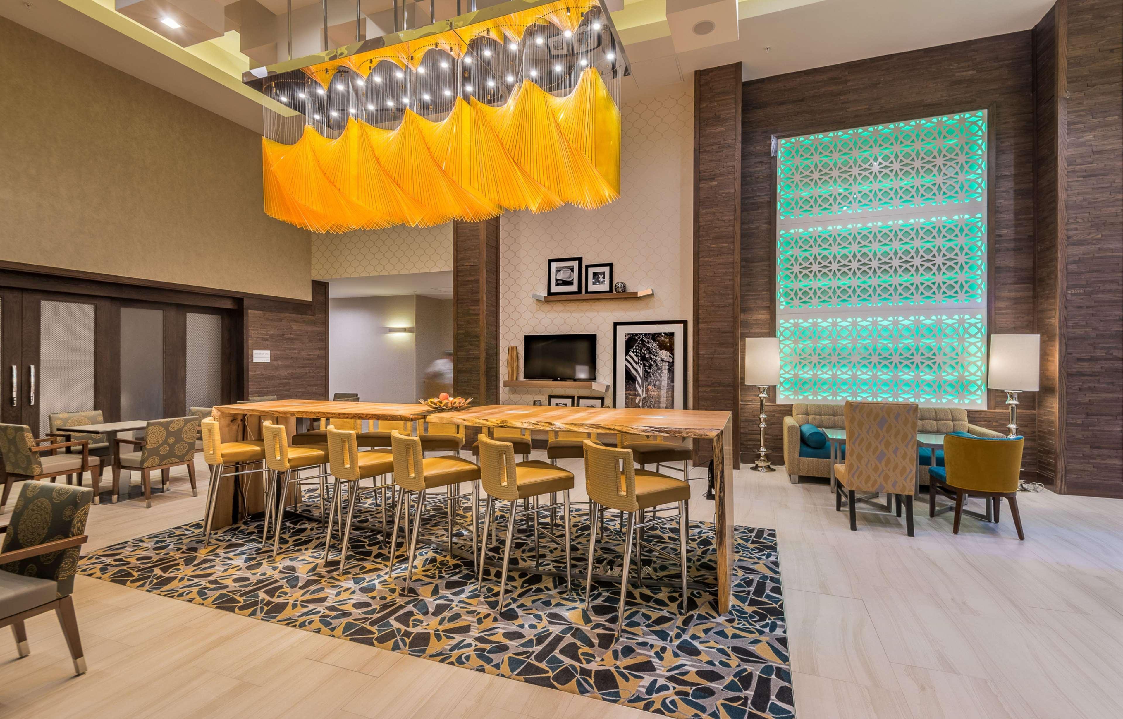 Hampton Inn & Suites Dallas-Колони Экстерьер фото