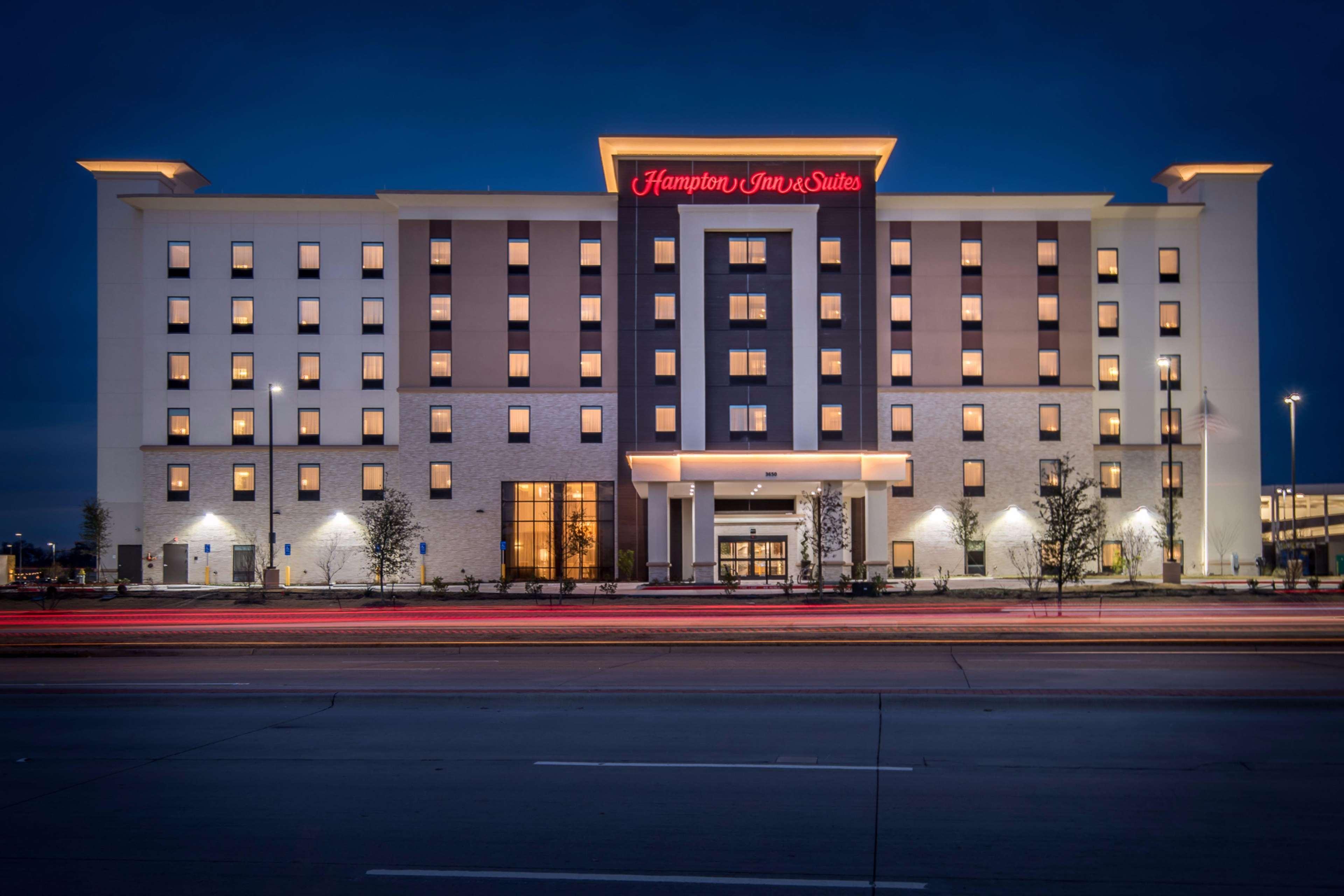 Hampton Inn & Suites Dallas-Колони Экстерьер фото