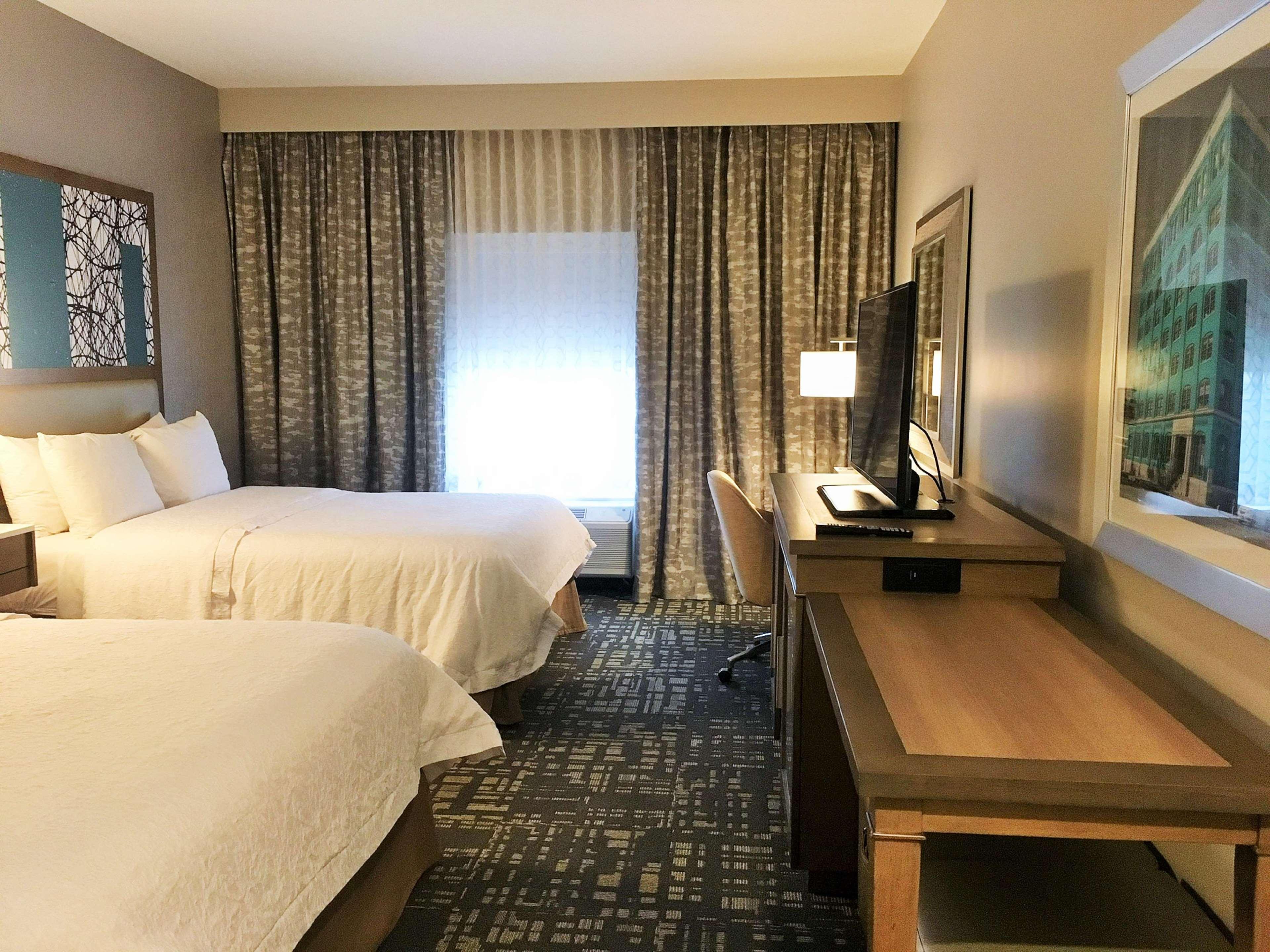 Hampton Inn & Suites Dallas-Колони Экстерьер фото