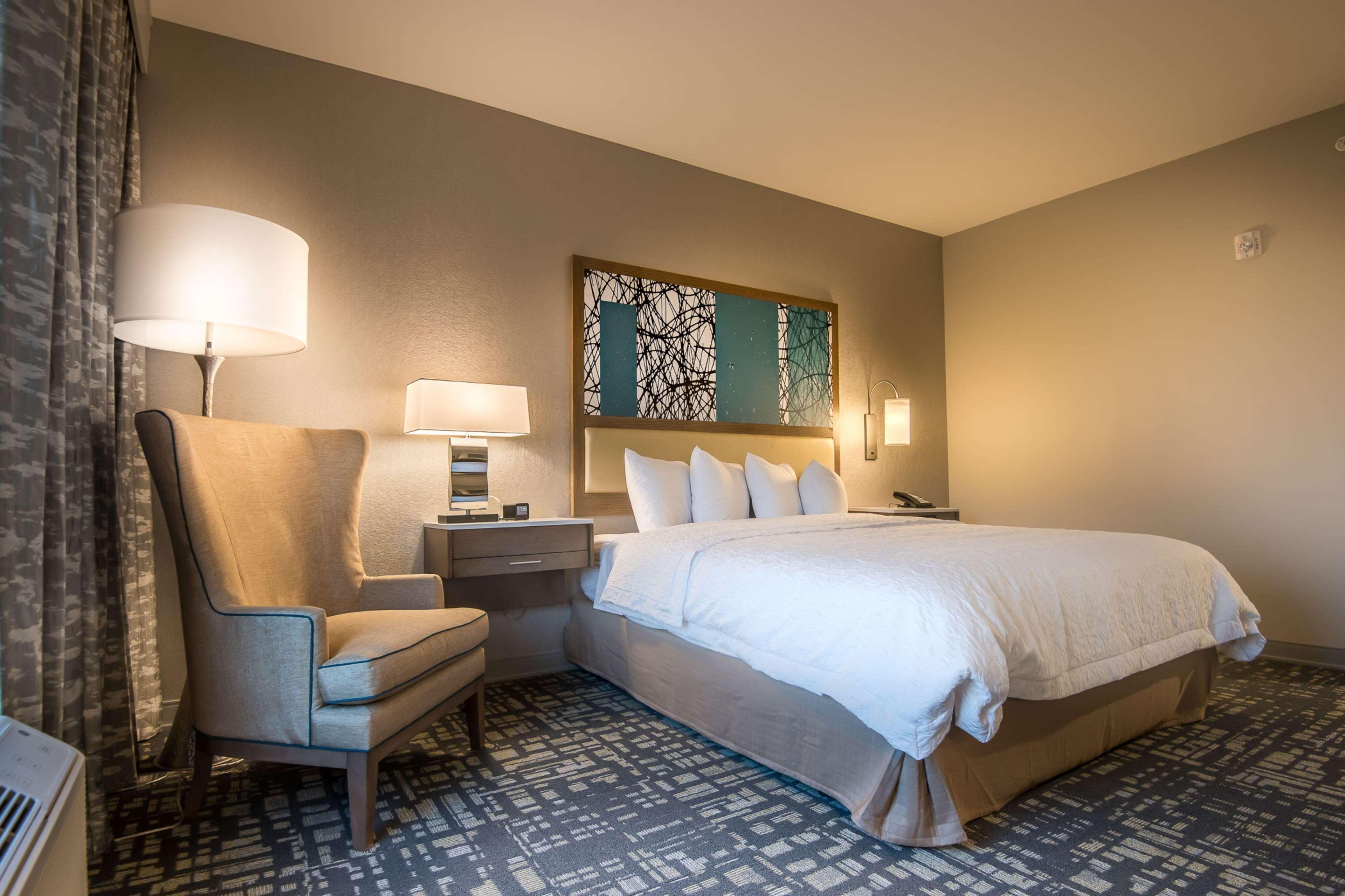 Hampton Inn & Suites Dallas-Колони Экстерьер фото