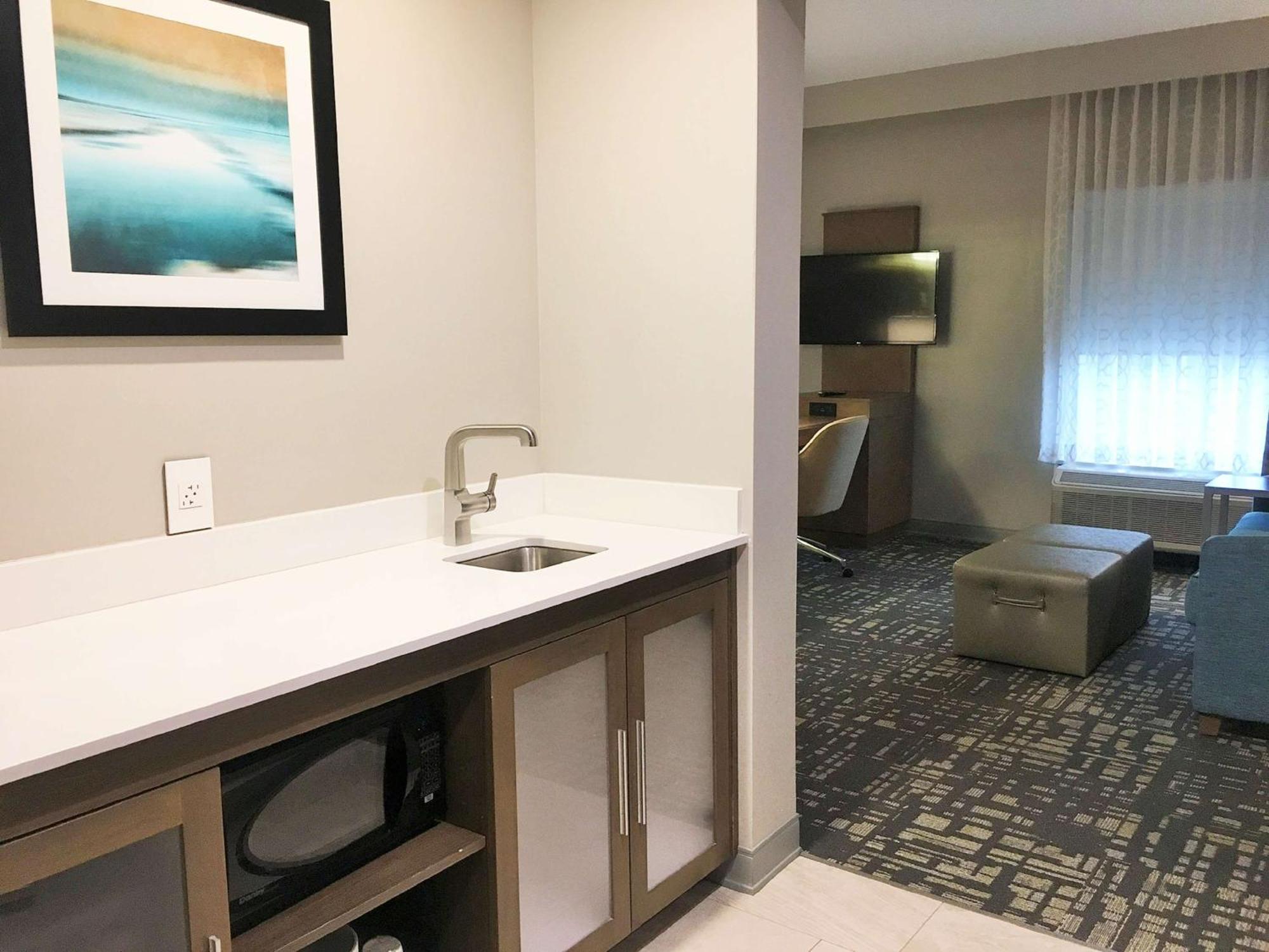 Hampton Inn & Suites Dallas-Колони Экстерьер фото