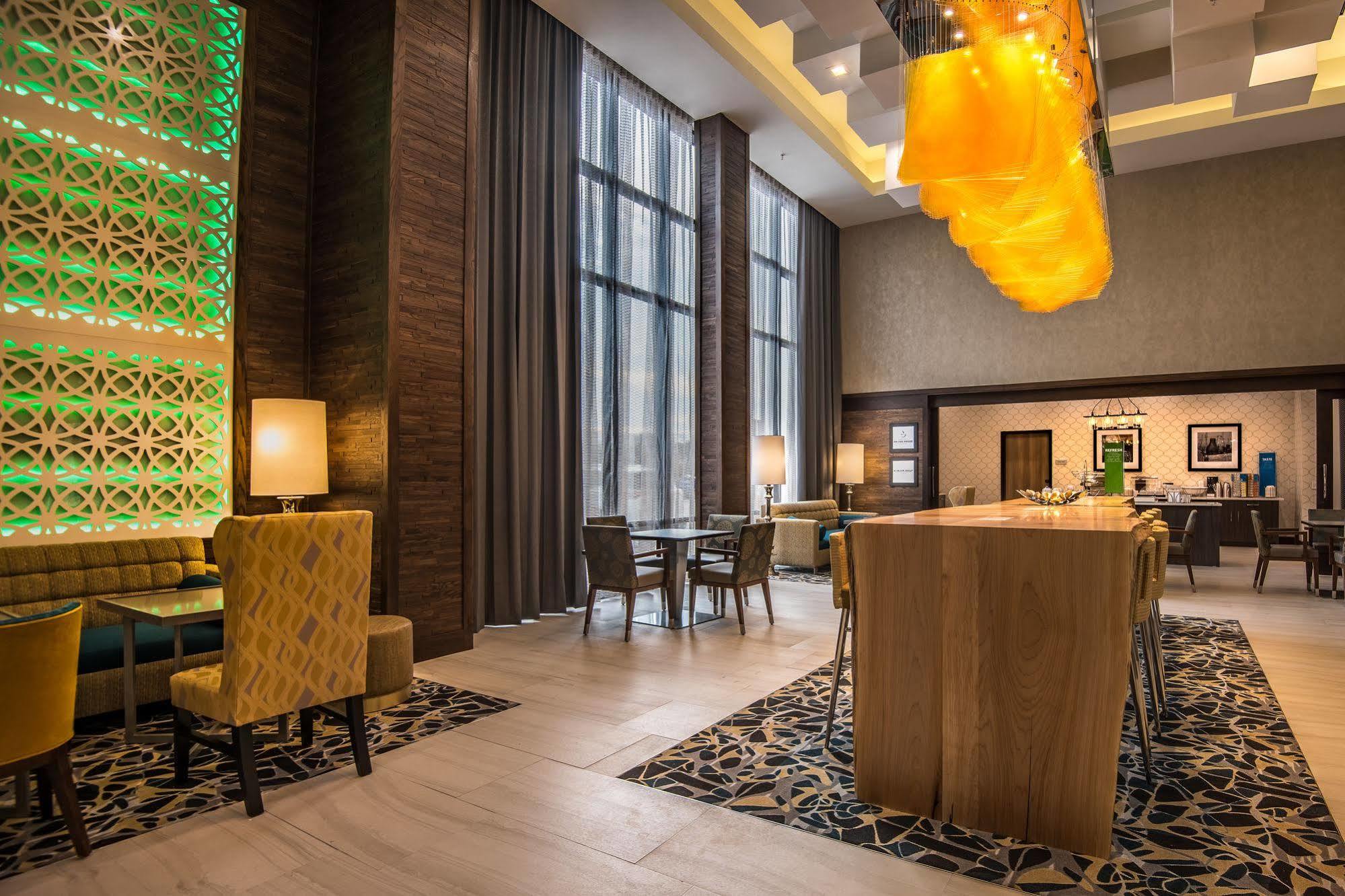 Hampton Inn & Suites Dallas-Колони Экстерьер фото
